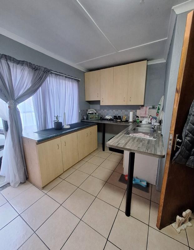 To Let 1 Bedroom Property for Rent in Goodwood Central Western Cape